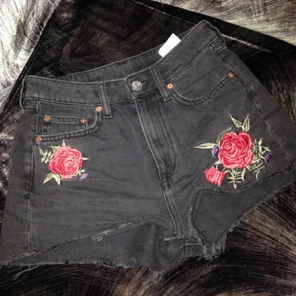 high waisted shorts with rose